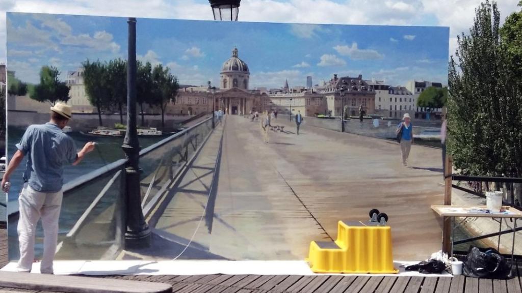 À Paris, ces faux immeubles ne sont en fait que des façades et cachent une source de pollution