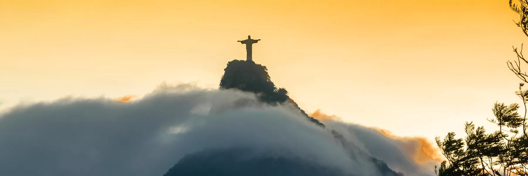 Si on devait choisir un mot pour évoquer le Brésil, on pourrait parler de “diversité”. Le plus grand pays d’Amérique du sud et cinquième plus grand du monde possède en effet une incroyable géographie, qui fait de lui l’un des plus riches et variés sur le plan naturel. Parlons planète vous en parle aujourd’hui. 🇧🇷  H2 : Un immense pays aux frontières multiples  Le plus grand pays d'Amérique du Sud partage ses frontières avec 10 pays du continent, à l'exception de deux, le Chili et l'Équateur. Avec sa grand