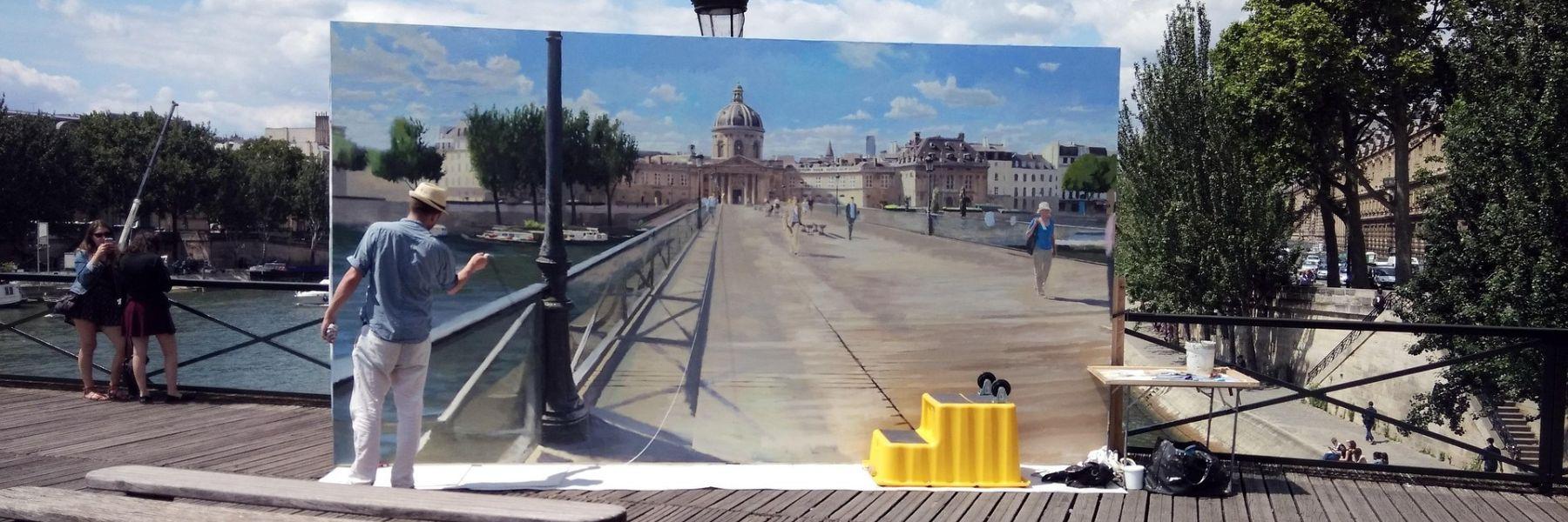 À Paris, ces faux immeubles ne sont en fait que des façades et cachent une source de pollution
